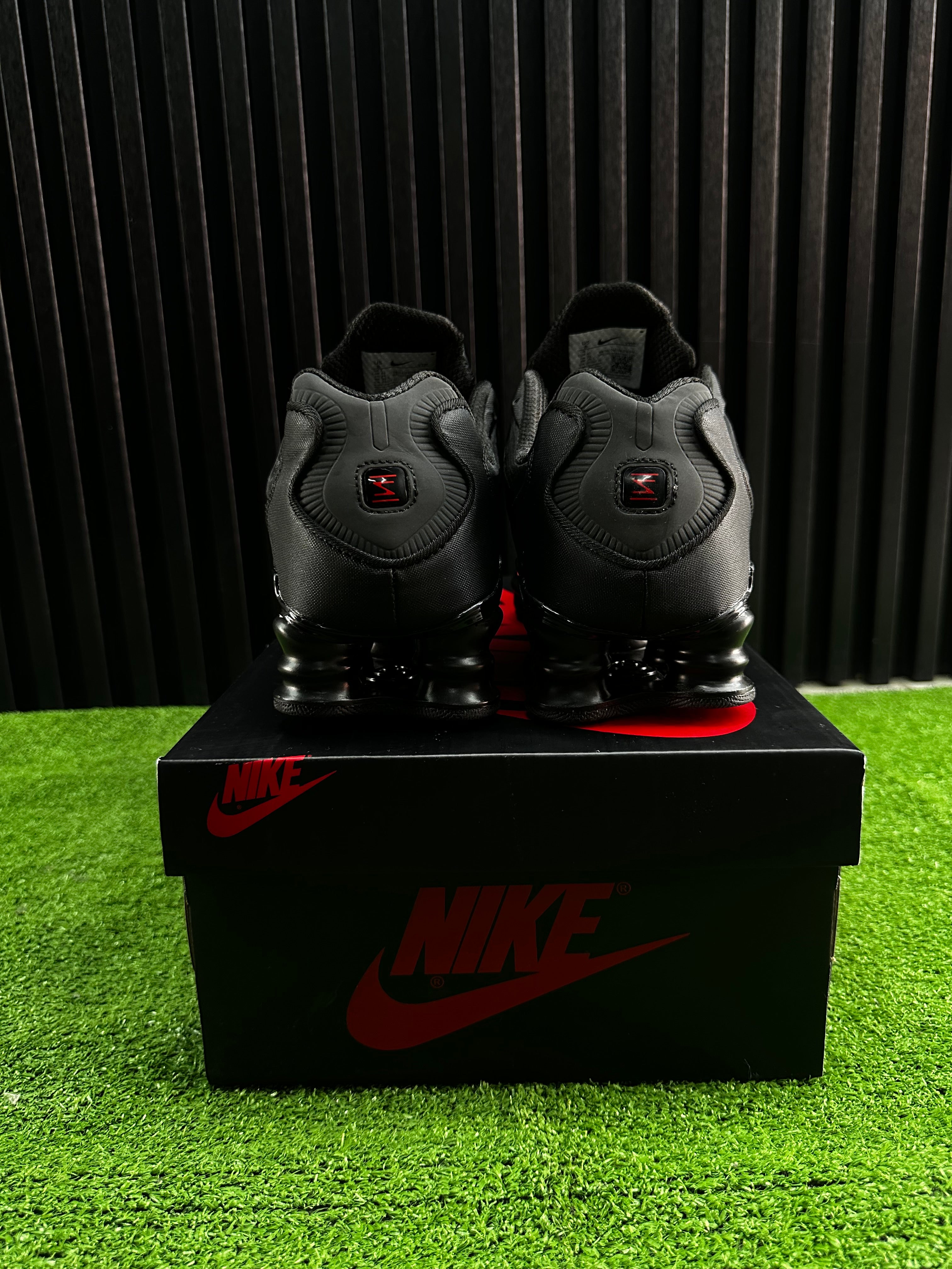 NIKE SHOX NEGRO