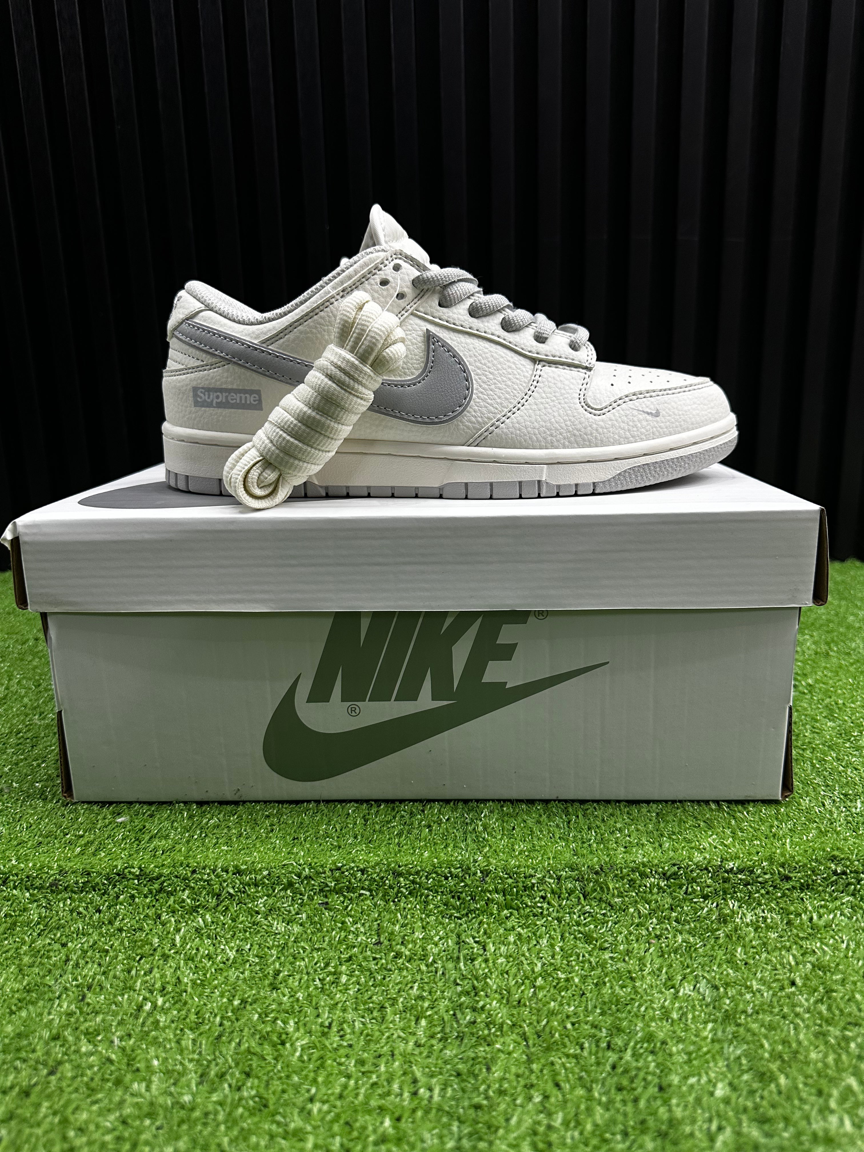 NIKE SB DUNK LOW BLANCO