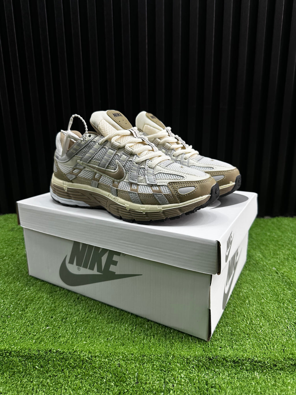 NIKE P-6000 BEIGE-CAFÉ